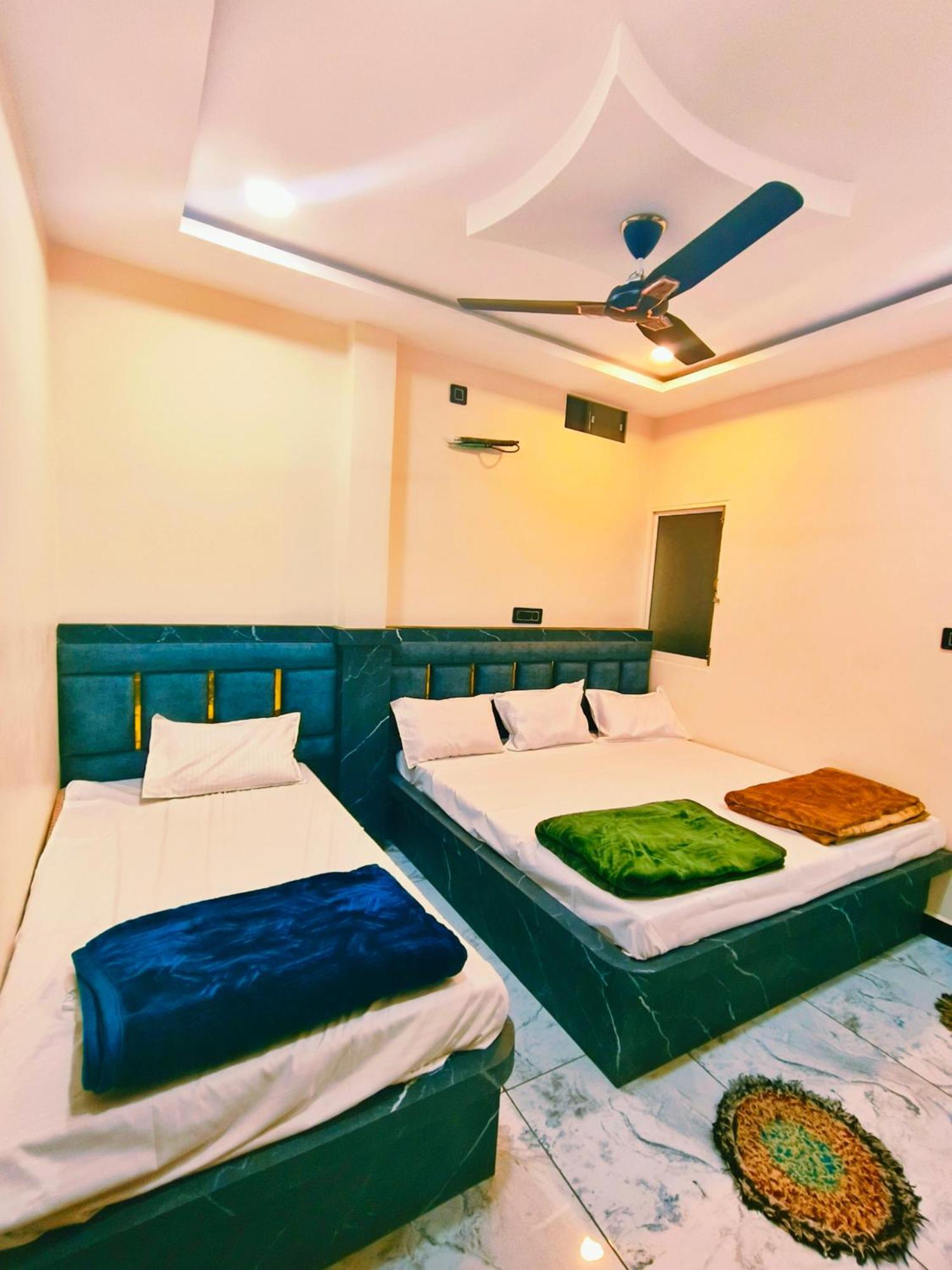 Hotel Shiv Gouri Palace Ujjain Buitenkant foto